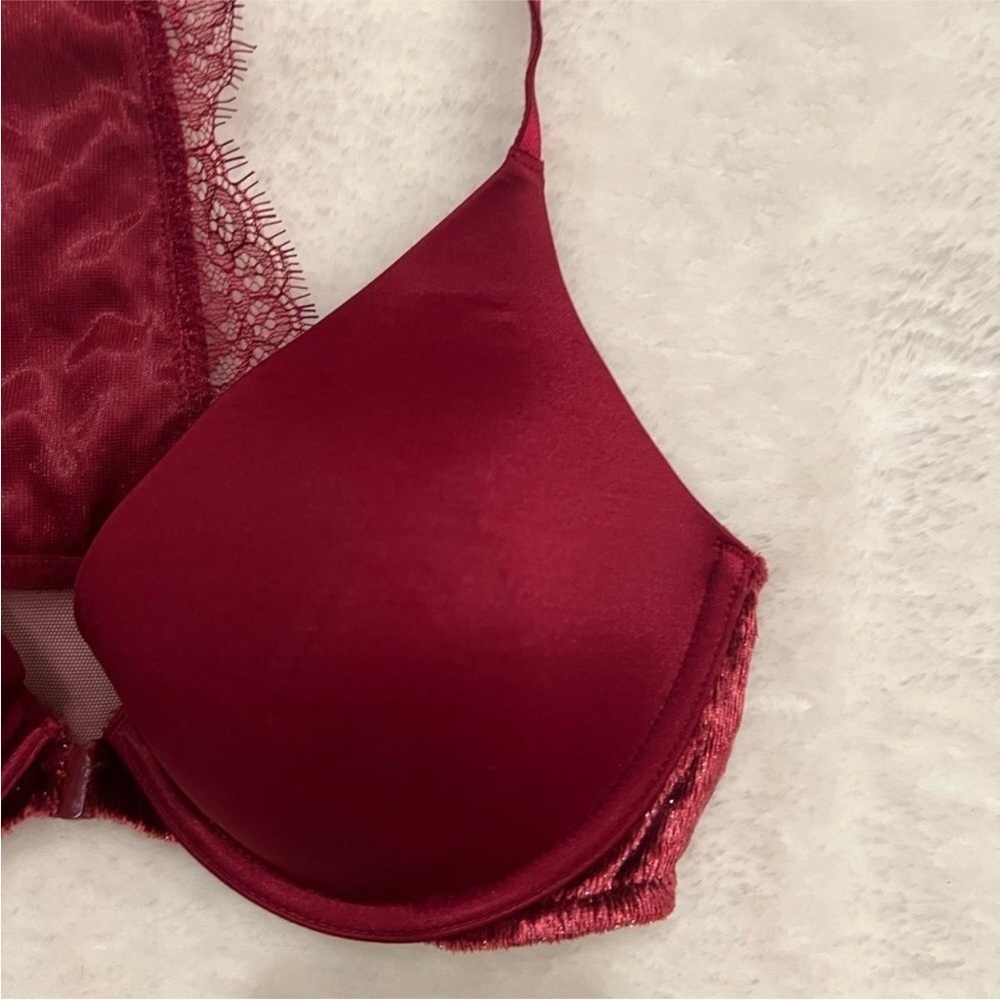 Victoria’s Secret - Picture 3 of 8
